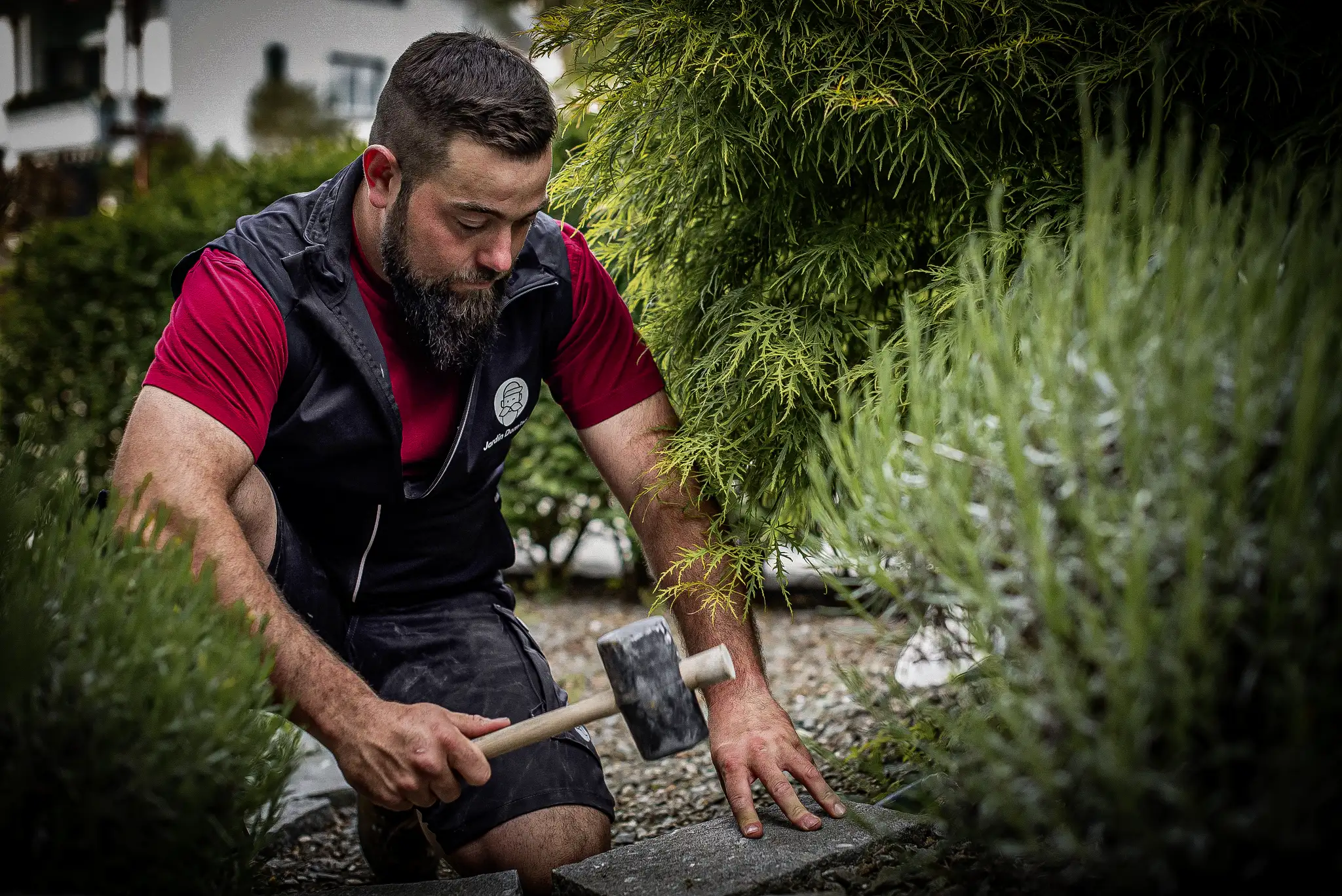 Fabian Dominé mit Hammer